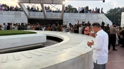 PM offers prayers at graves of Ziaur Rahman, Khaleda Zia
