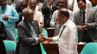 PM congratulates new president with red rose