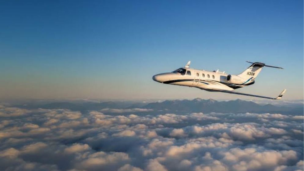 Charter plane crash near remote radar site in Alaska kills eight