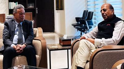 Trivedi meets Amir Khosru, discusses economic ties