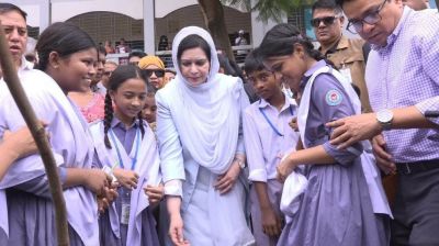 Around 1,000 underprivileged residents of Bhashantek, Korail, Sattola slums receive free eye care