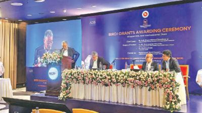 Govt to stabilise economy before restoring growth