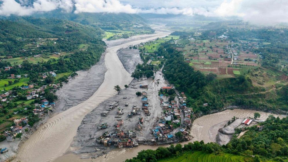 Sri Lanka extends $1m aid to flood-hit Nepal