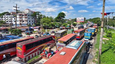 Patient dies in ambulance after getting trapped in 40km traffic jam