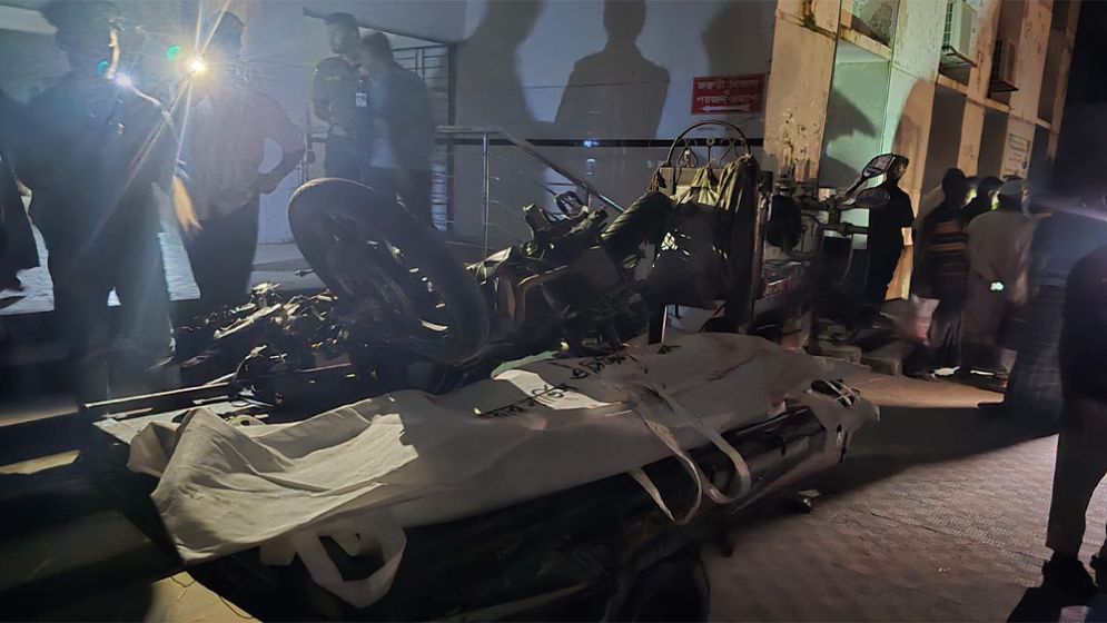 Three killed as bus crashes into motorcycle in Faridpur