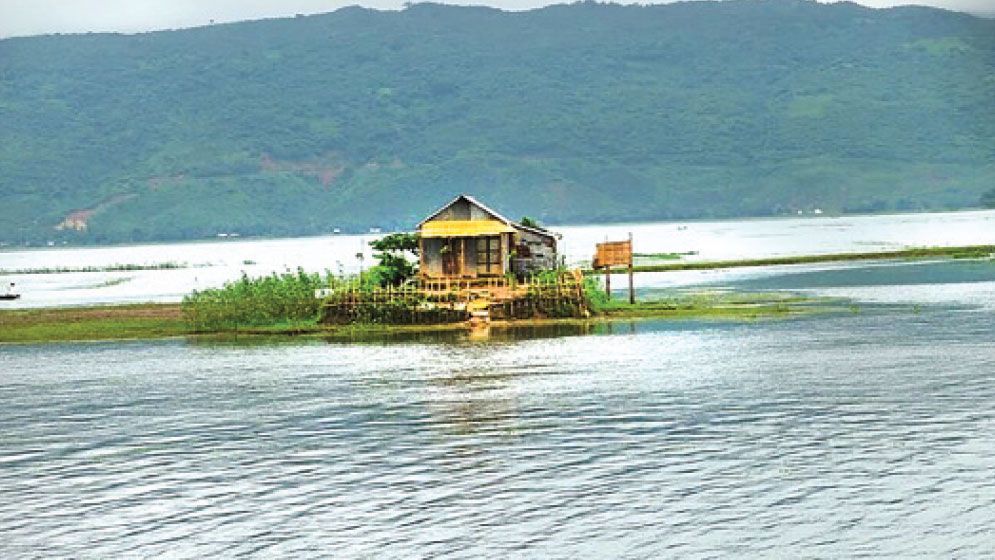Rising tourist deaths put Tanguar Haor safety in spotlight