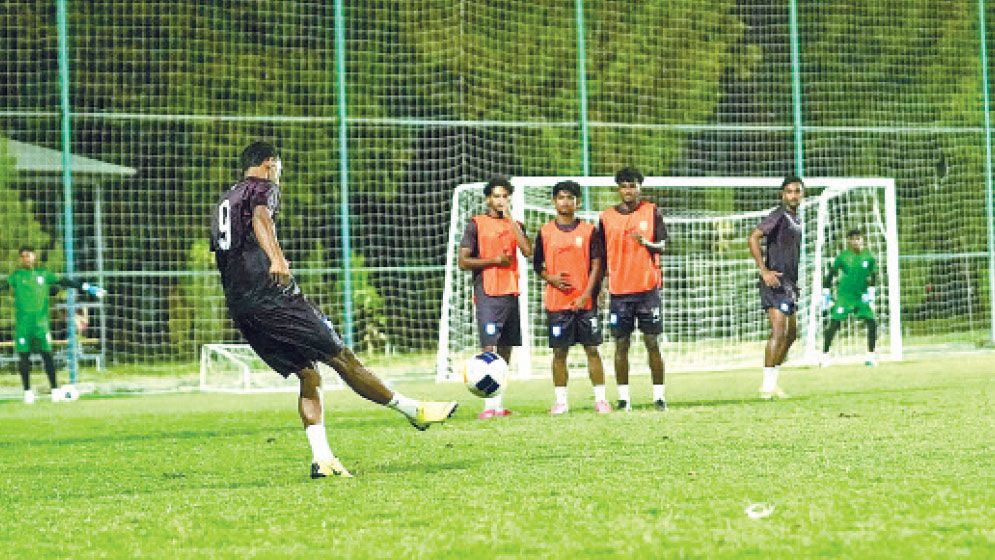 Hostile hosts? Tigers ready