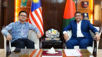 Malaysian High Commissioner calls on Defence Adviser