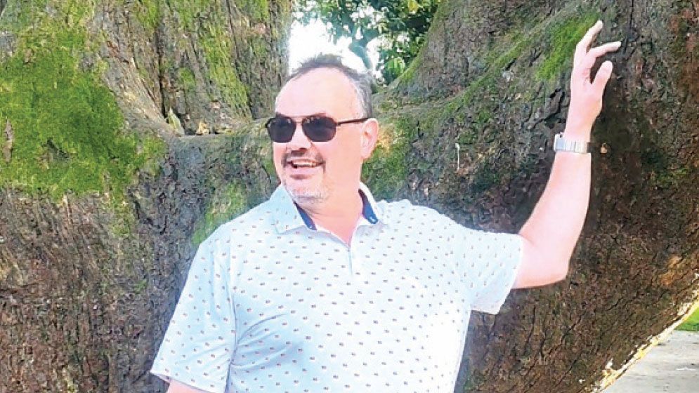 US envoy hails Bangladesh’s plains tea cultivation in Thakurgaon