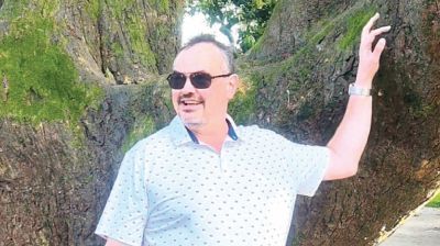 US envoy hails Bangladesh’s plains tea cultivation in Thakurgaon