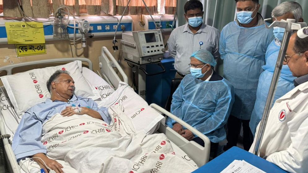 President visits hospital to inquire about Iqbal Mahmood Tuku