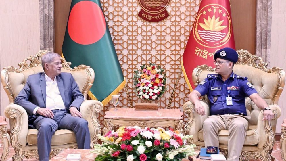 President calls on police to act with integrity, professionalism