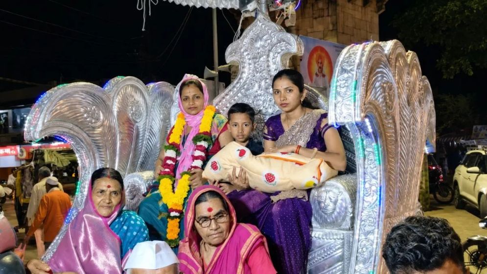 Indian family welcomes first baby girl in 200 years