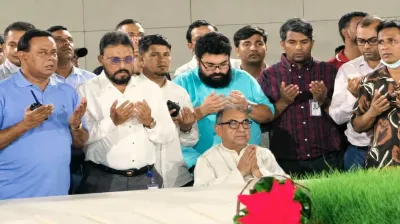 Mirza Abbas visits graves of Ziaur Rahman, Khaleda Zia