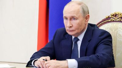 Putin orders halt in strikes on Kyiv for Trump envoys’ visit