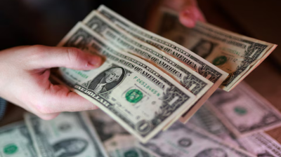 Dollar deposits push India's forex reserves to fresh record for week ended 28 August