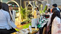International cosmetics exhibition draws crowds on second day at ICCB