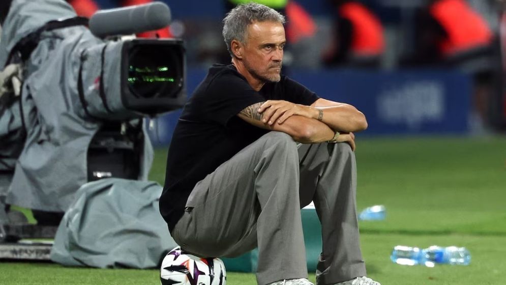 Luis Enrique extends contract as PSG coach until 2030