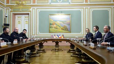US envoys hold talks with Zelensky on first Kyiv visit