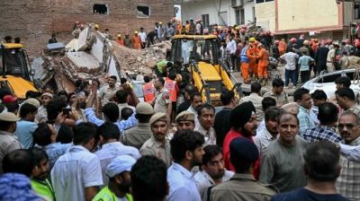 At least 40 trapped under collapsed building in New Delhi