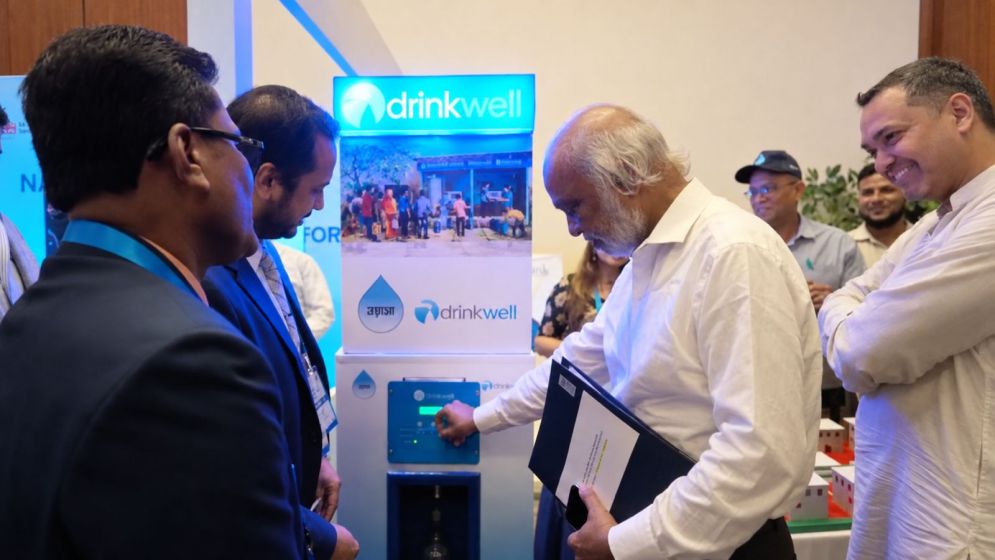 LGRD minister visits WASA’s ATM water booth at the National Urban Forum