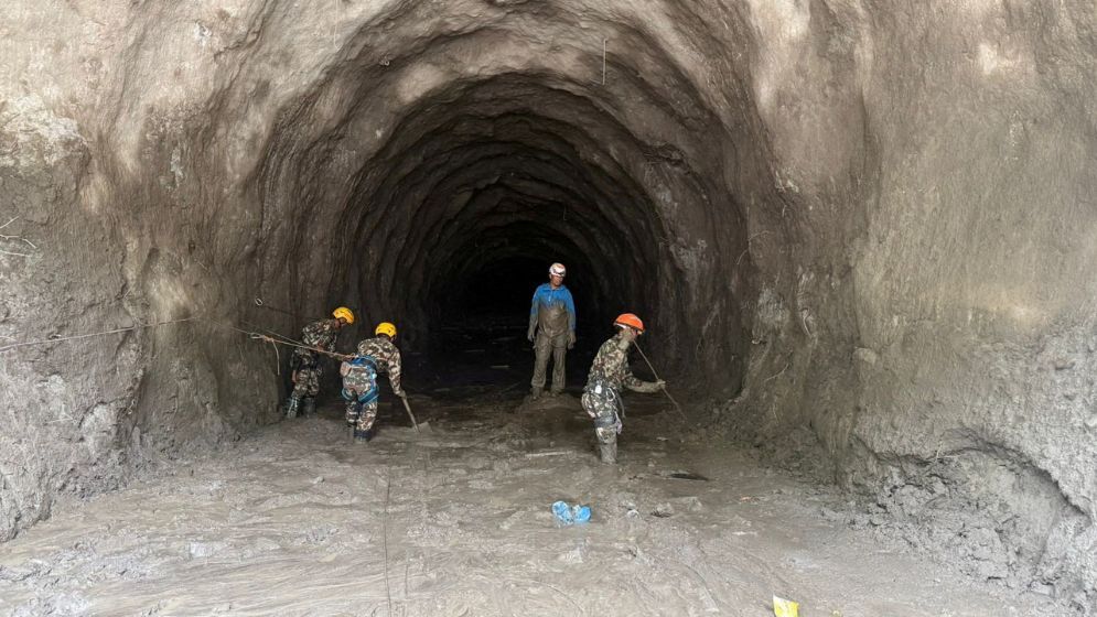 Nepal tunnel rescues face ‘unprecedented’ challenge