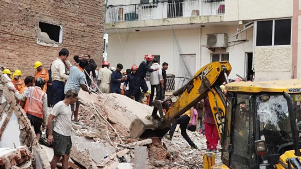 Bangladesh expresses condolences over Satya Niketan building collapse