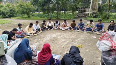 Students organise picnic near Islamic University in Kushtia
