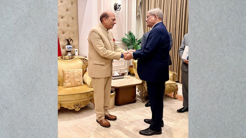 Indian High Commissioner Dinesh Trivedi meets President Mirza Fakhrul