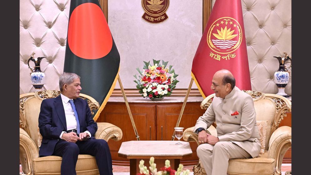 President calls for resolving all outstanding issues with India