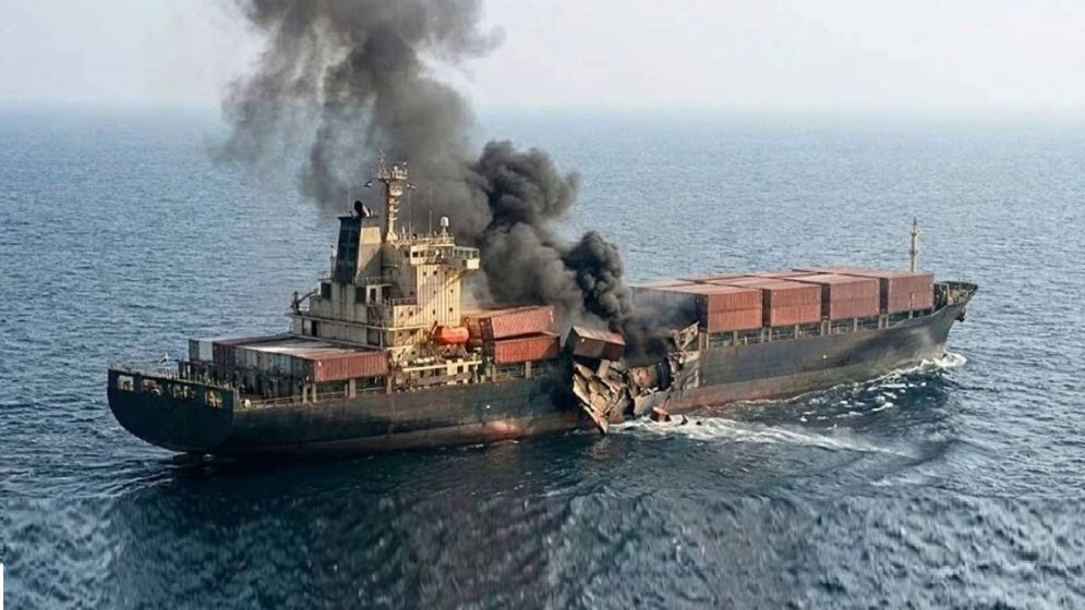 Iran and US hit tankers in biggest wave of attacks on shipping since war began