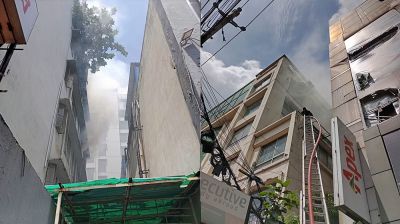 Fire breaks out at Apex Dhanmondi outlet
