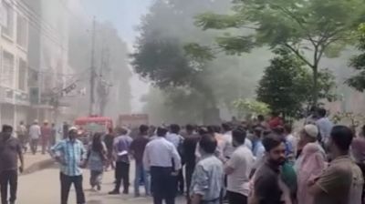 Fire breaks out at Apex Dhanmondi outlet