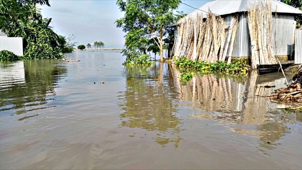 Flash flood in Padma sees people stranded, educational institutes closed