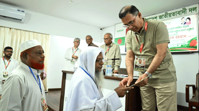 PM donates to mosques, temples under own constituency