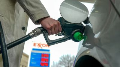 US average diesel price passes $6 a gallon for the first time
