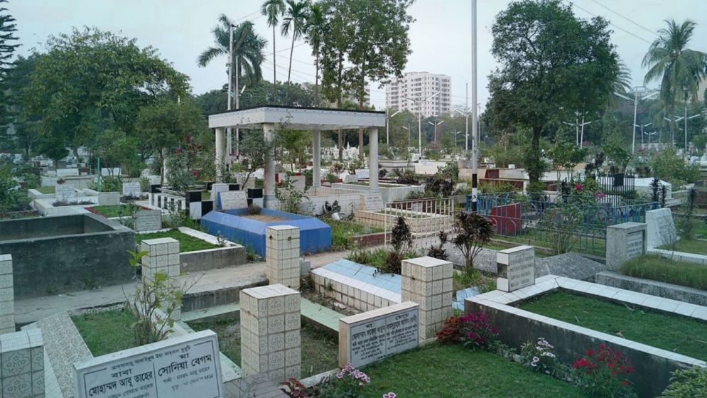 Grave space costlier than flats in Dhaka