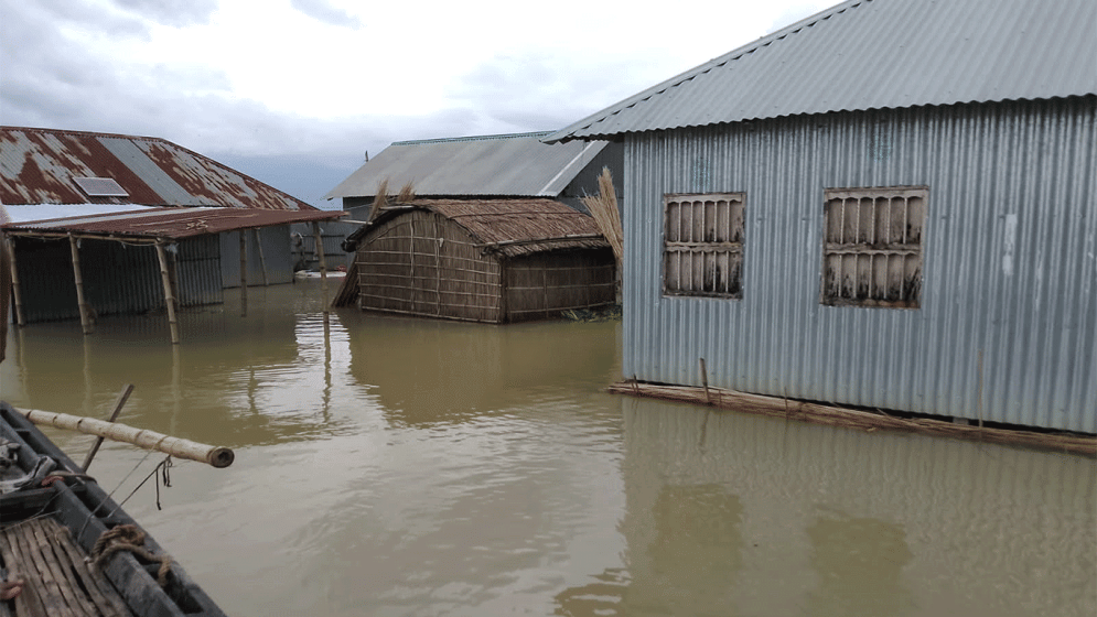 Trouble looms as water level in Padma nears danger level at Rajshahi point