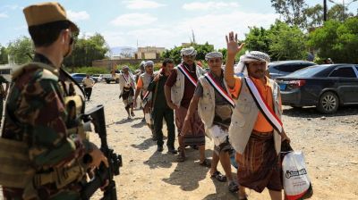 Houthis say hit Saudi base after renewed fighting with Yemeni govt forces