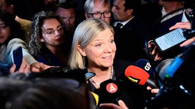 Centre-left opposition holds three-seat lead in Sweden election