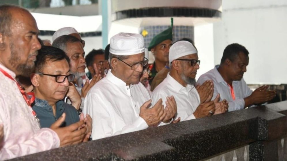President visits shrine of Hazrat Shahjalal