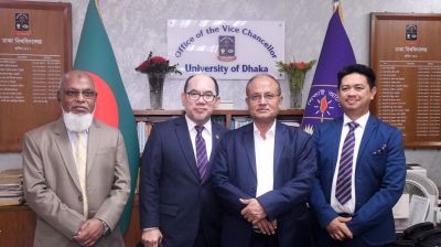 MQA chief pays courtesy call on DU VC