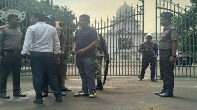 Crude bomb explodes at SC gate after AL leaders given death penalty