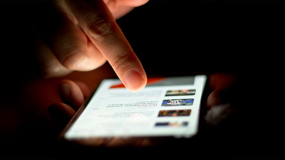 How to ease thumb pain from texting, scrolling on smartphones