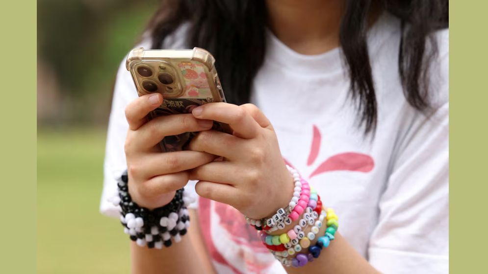 Kids and social media: what would change under new EU law