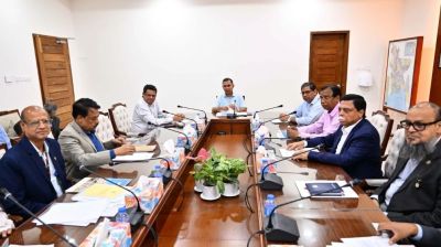 PM calls for coordinated efforts to curb pollution in city lakes