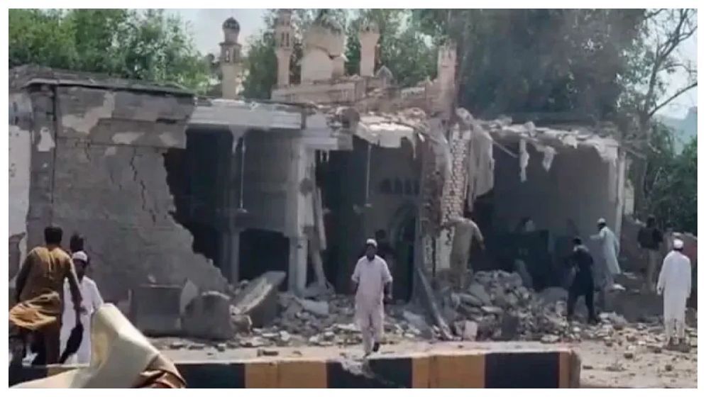 At least 16 killed in suicide attack on police facility in northwest Pakistan