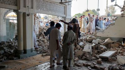 Bomb attack at Pakistan mosque kills at least 27 people