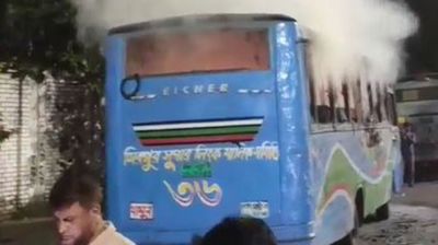 Buses set on fire in Dhaka, Faridpur