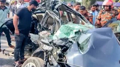 Four killed in bus-private car collision in Munshiganj
